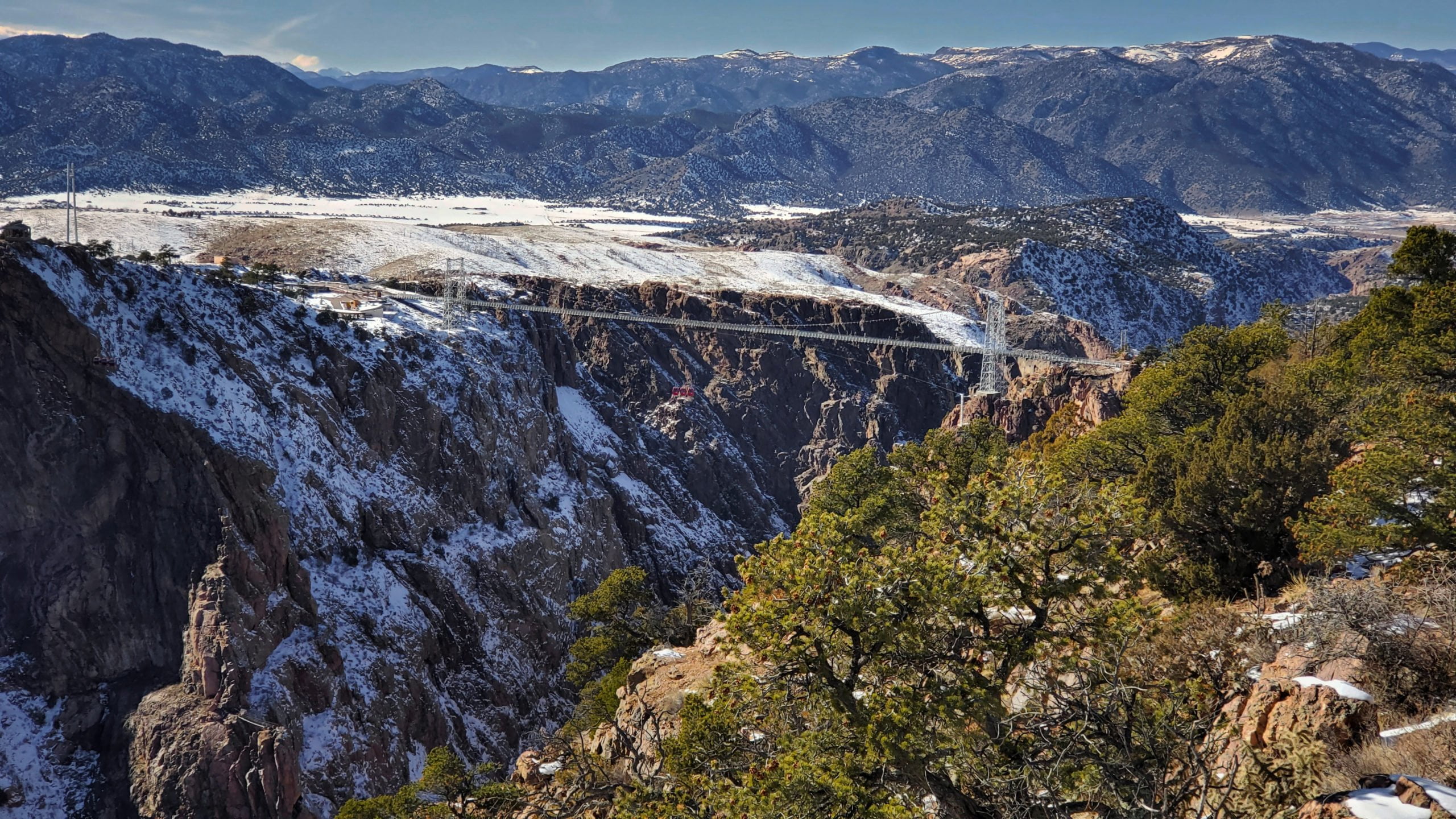 A view into the Royal Gorge from the trail