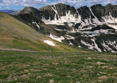 The route up to the ridge, passing Sloan Lake